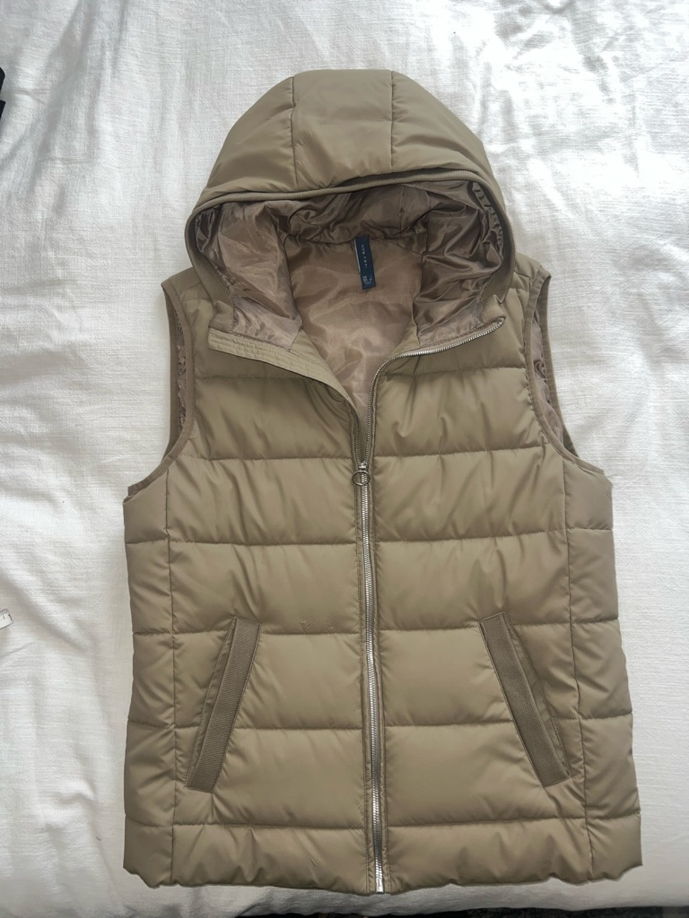 Zara Man Quilted Puffer Vest in Beige
